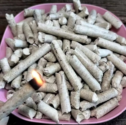 BBQ বায়োমাস কাঠের ছুরি ধোঁয়াহীন উচ্চ ক্যালোরিফিক মান ব্রিকেট সংকুচিত